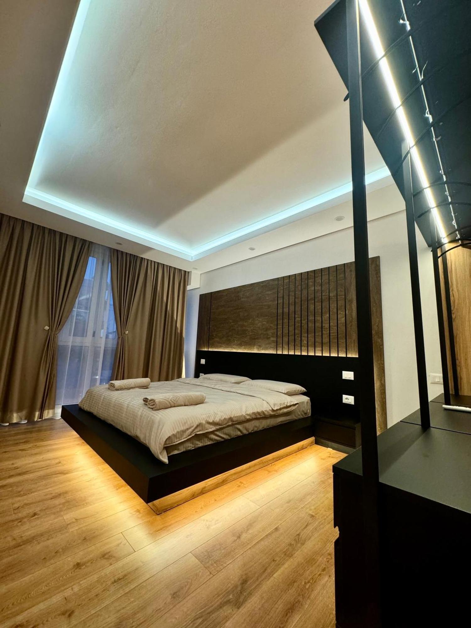 Luxury Central Baba Apartment Shkoder Exterior photo